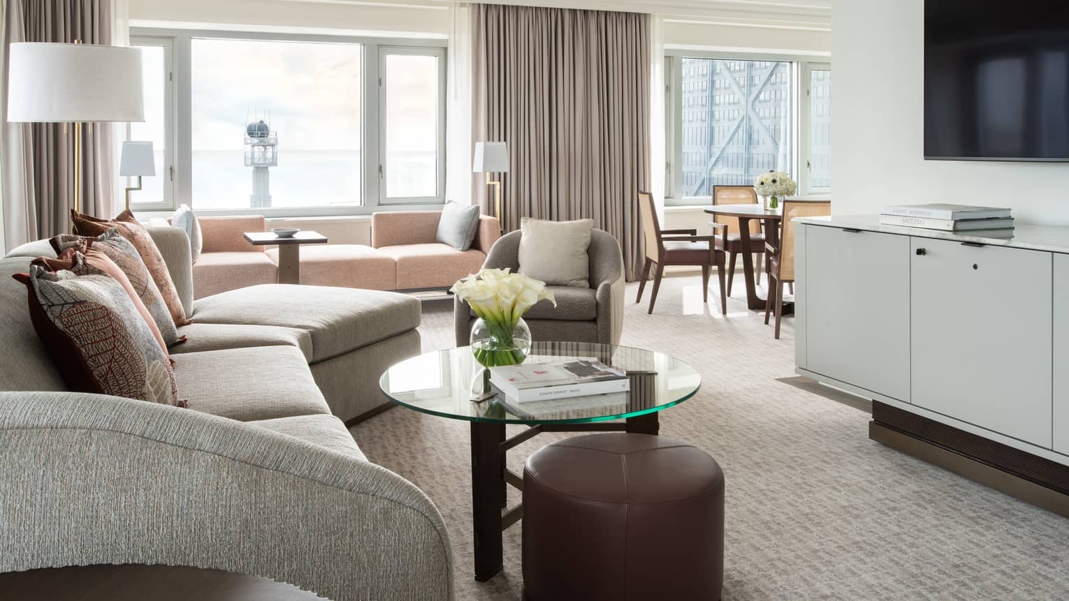 Chicago Luxury Suites Downtown Chicago 5Star Hotel Four Seasons