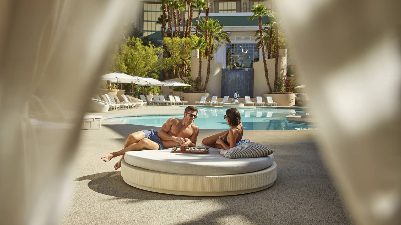 Las Vegas Hotel Pools, Pool Hours & Amenities