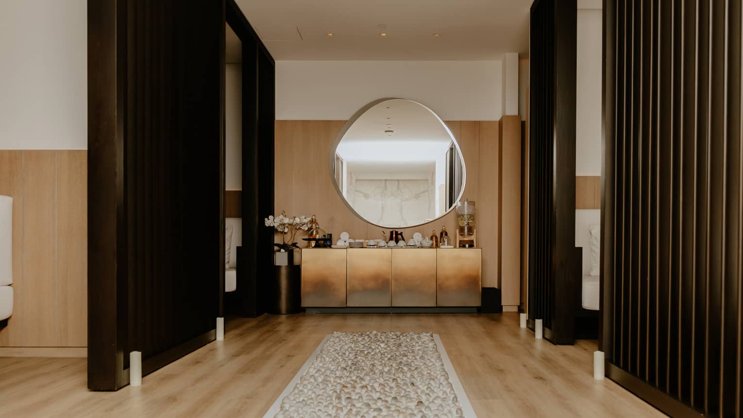 Spa lobby