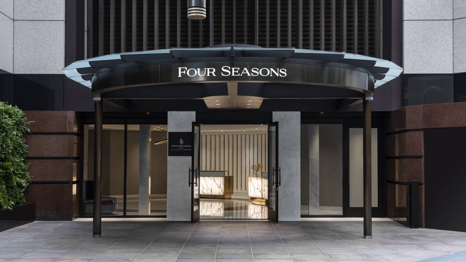 Entrance to the Hotel with double doors.