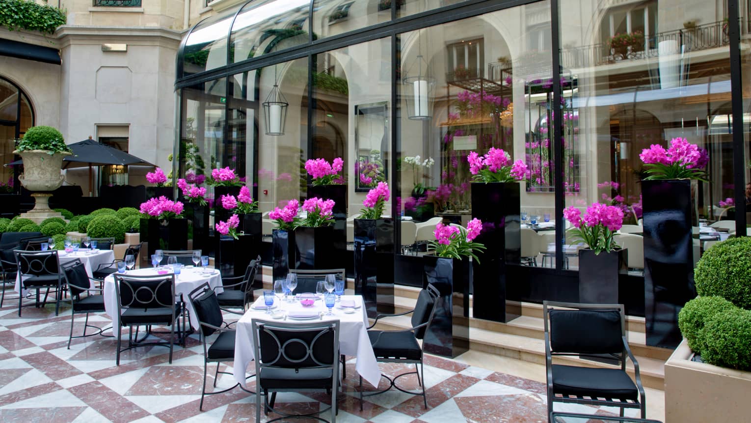 Le Cinq MichelinStar Restaurant Paris Fine Dining in Paris