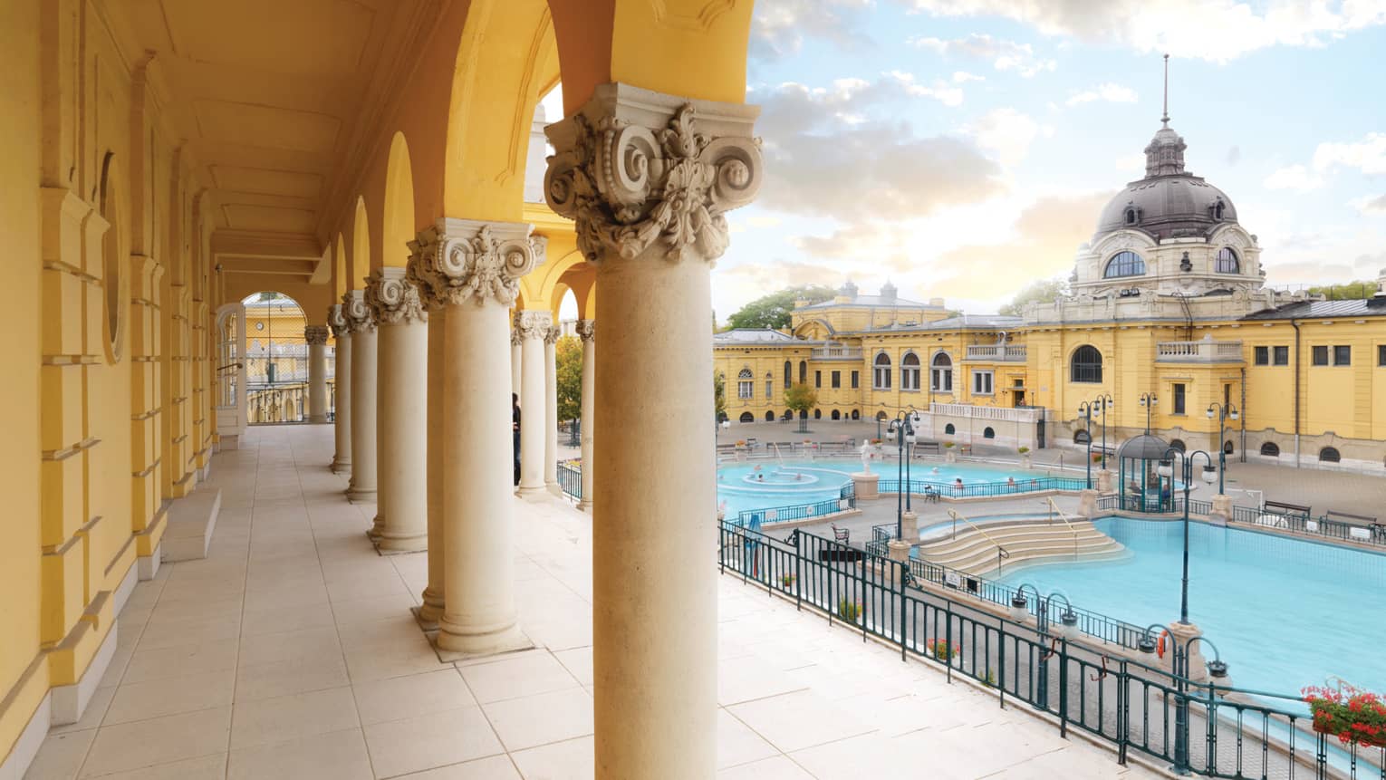 Budapest Luxury Hotel 5Star Four Seasons Hotel Gresham Palace Budapest Luxury Hotel 5Star Four Seasons Hotel Gresham Palace