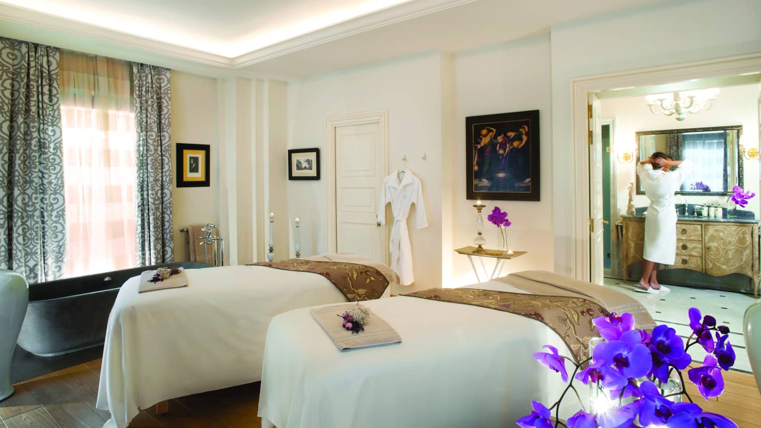 Spa suite with two spa beds