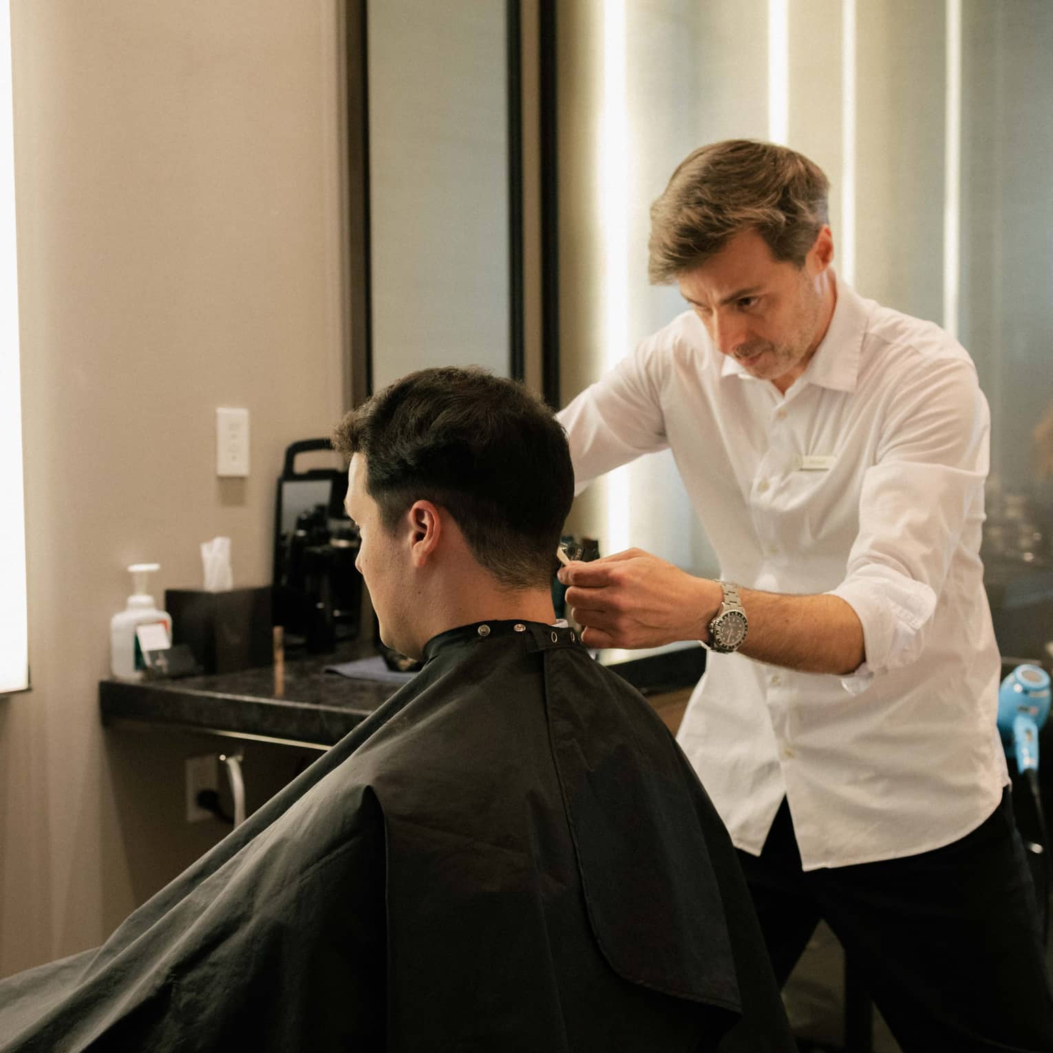 Men's haircut and blow dry