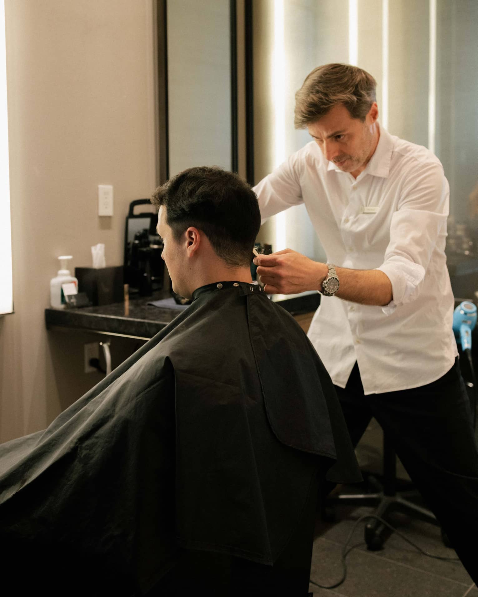 Men's haircut and blow dry