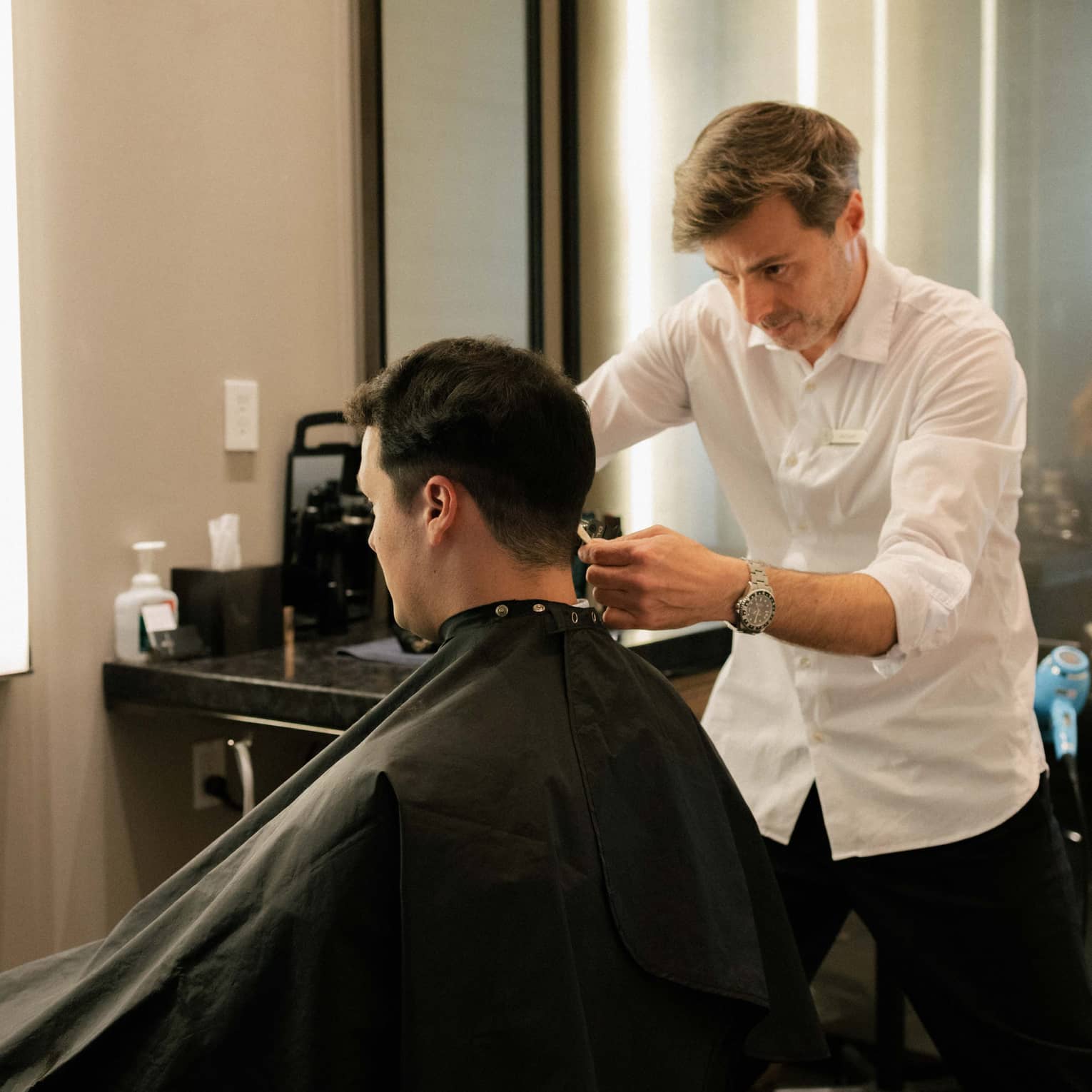 Men's haircut and blow dry