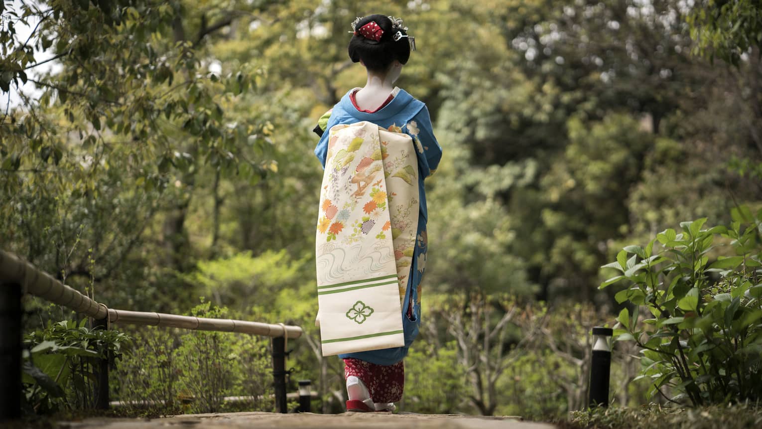 Maiko in Garden