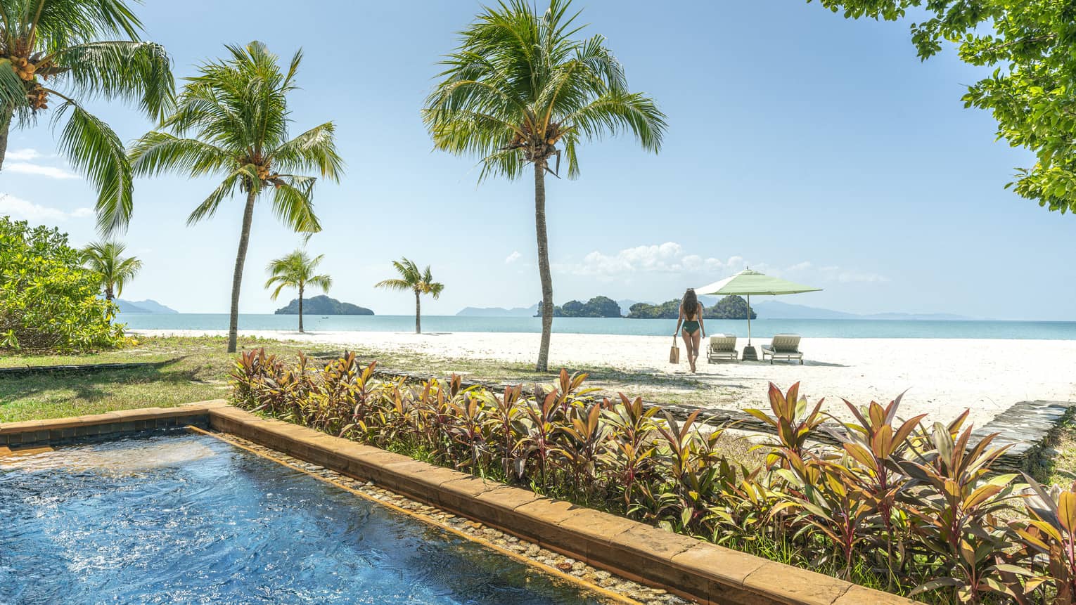 Private pool next to the beach and sea