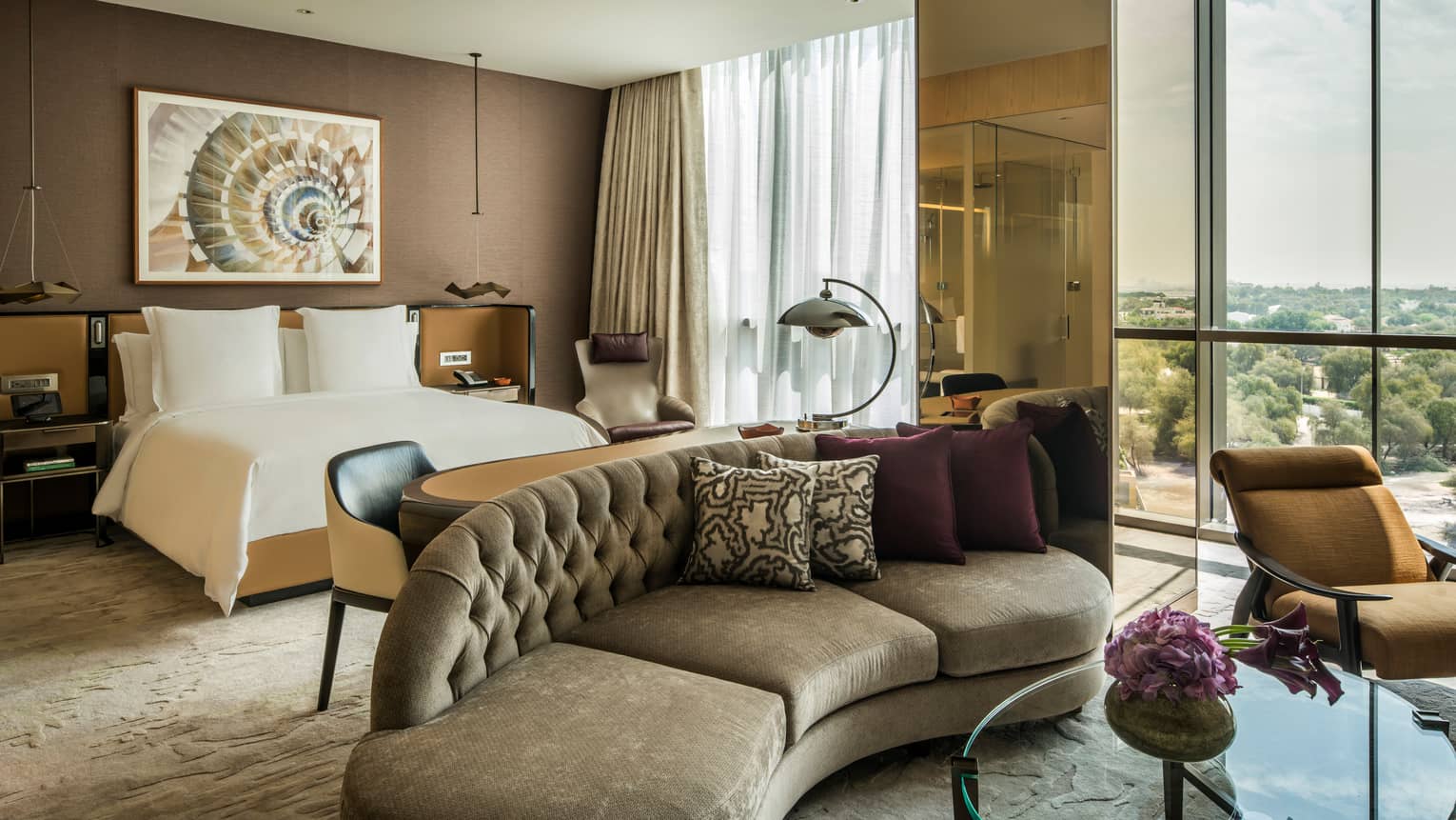 Open-concept Studio Suite Burj Khalifa View room with bed behind living area