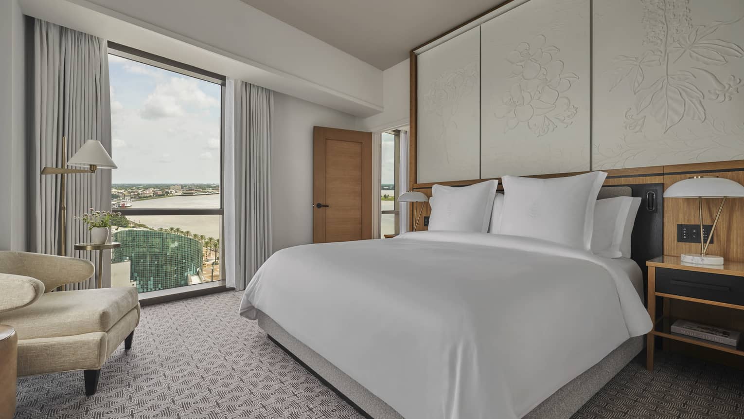 River-View Executive Suite