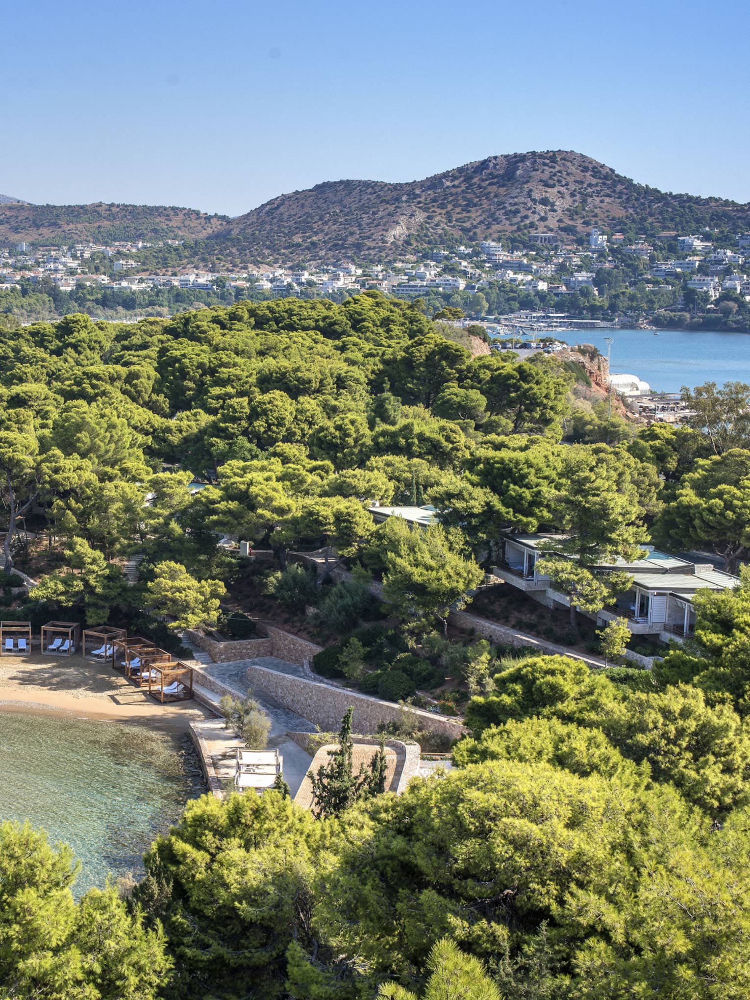 This image depicts our Hotel from above, the greenery and water that surrounds it and is connected to sustainability and ESG
