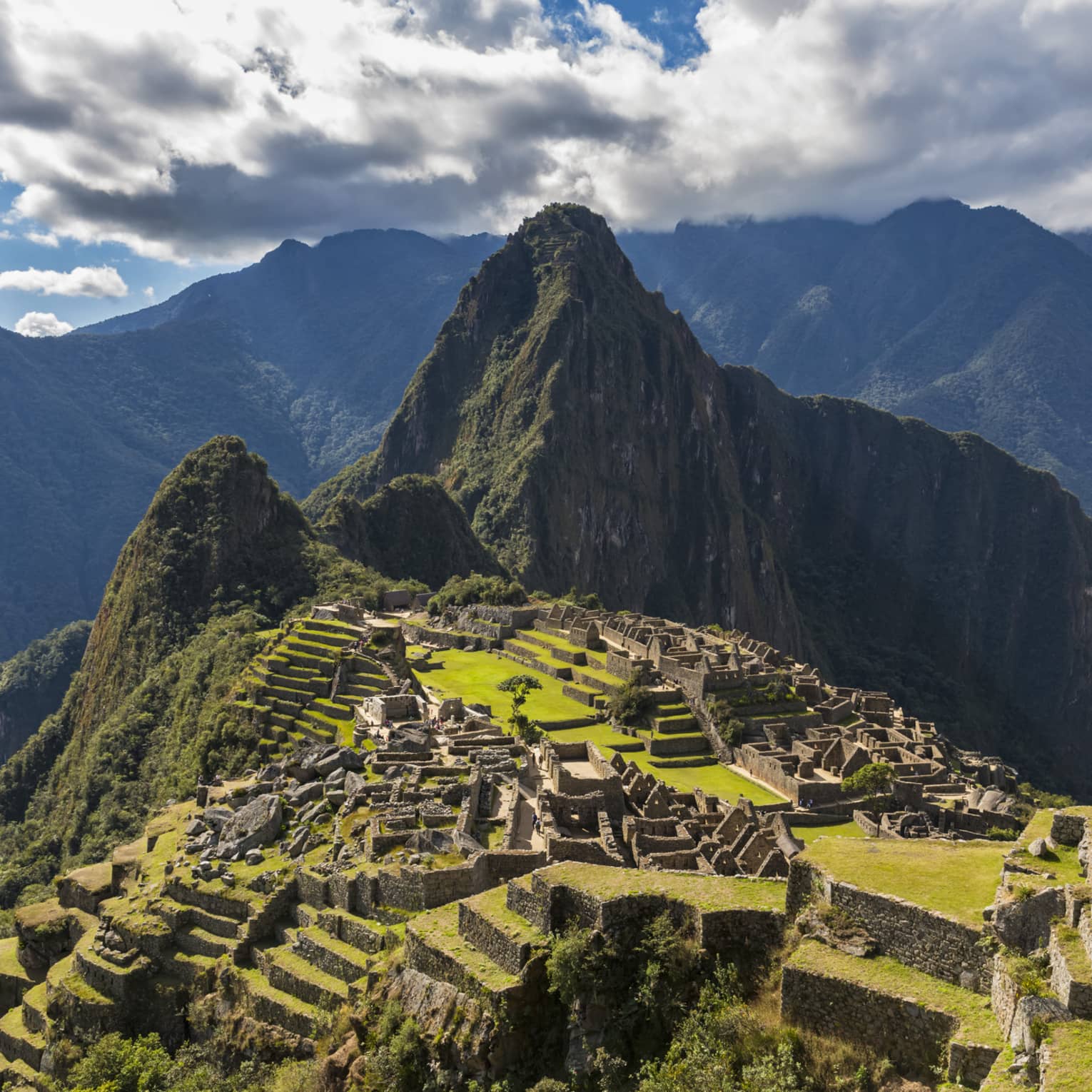 Ancient Incan remains on mountaintop in Peru