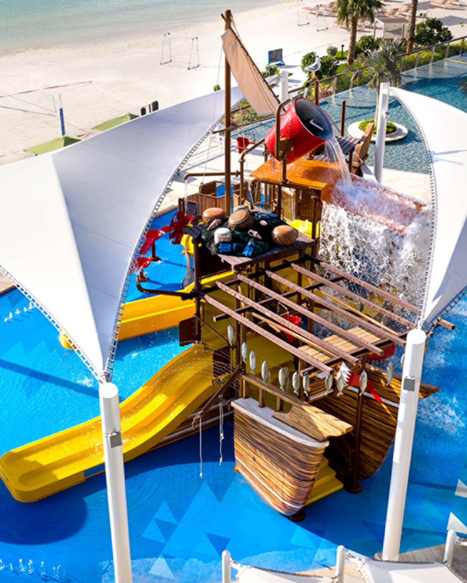 Bahrain luxury hotel with water park