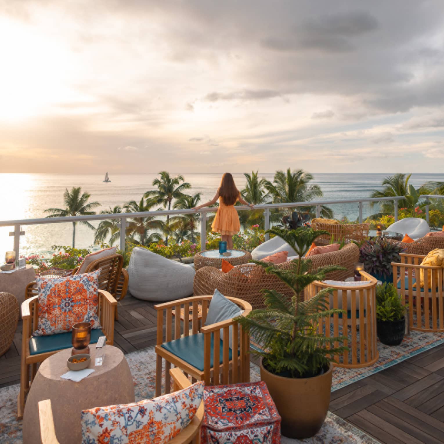 Rooftop bar and lounge with Pacific Ocean view at Four Seasons Resort Oahu