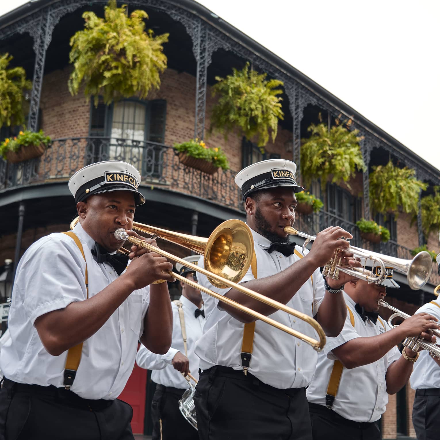 Band plays in the French Quarter during Mardi Gras
