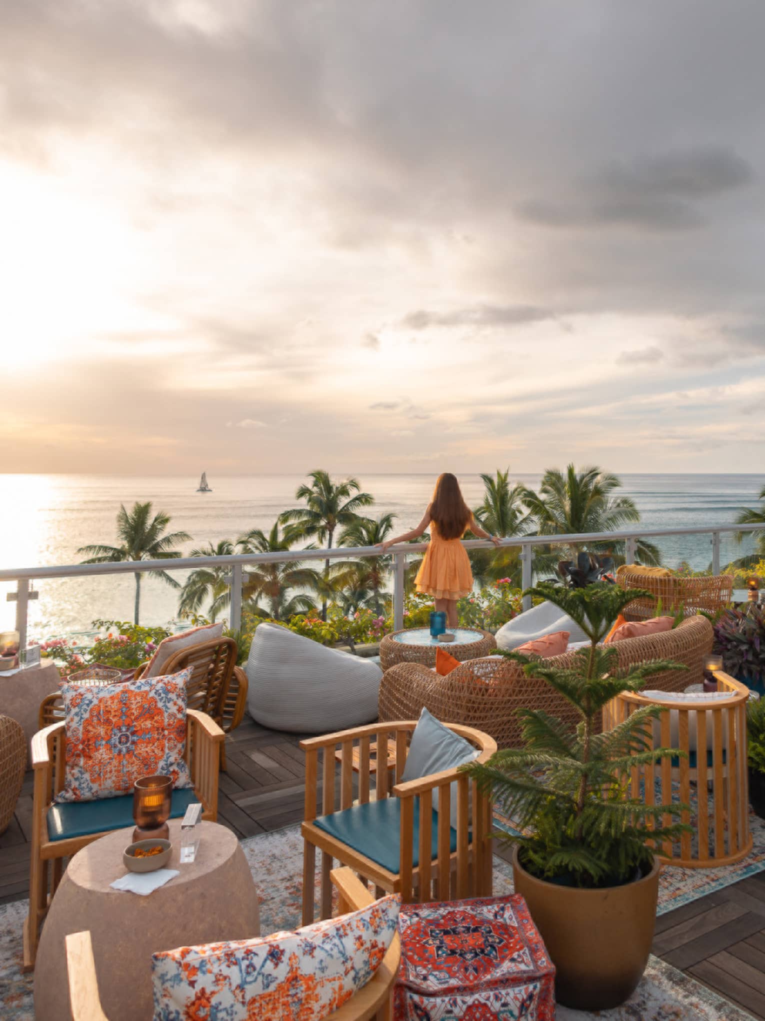 Rooftop bar and lounge with Pacific Ocean view at Four Seasons Resort Oahu