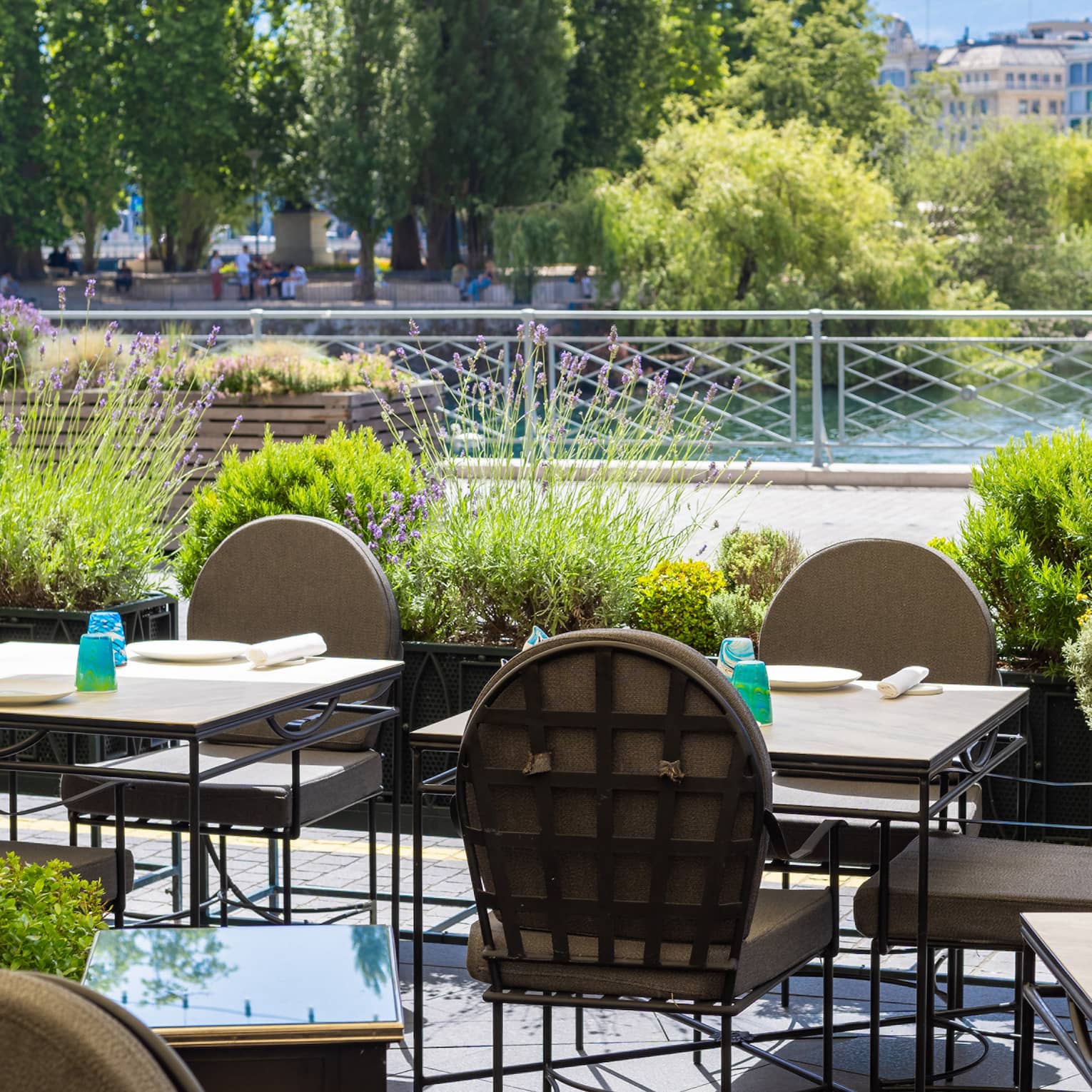 Terrace restaurant at the edge of Lake Geneva