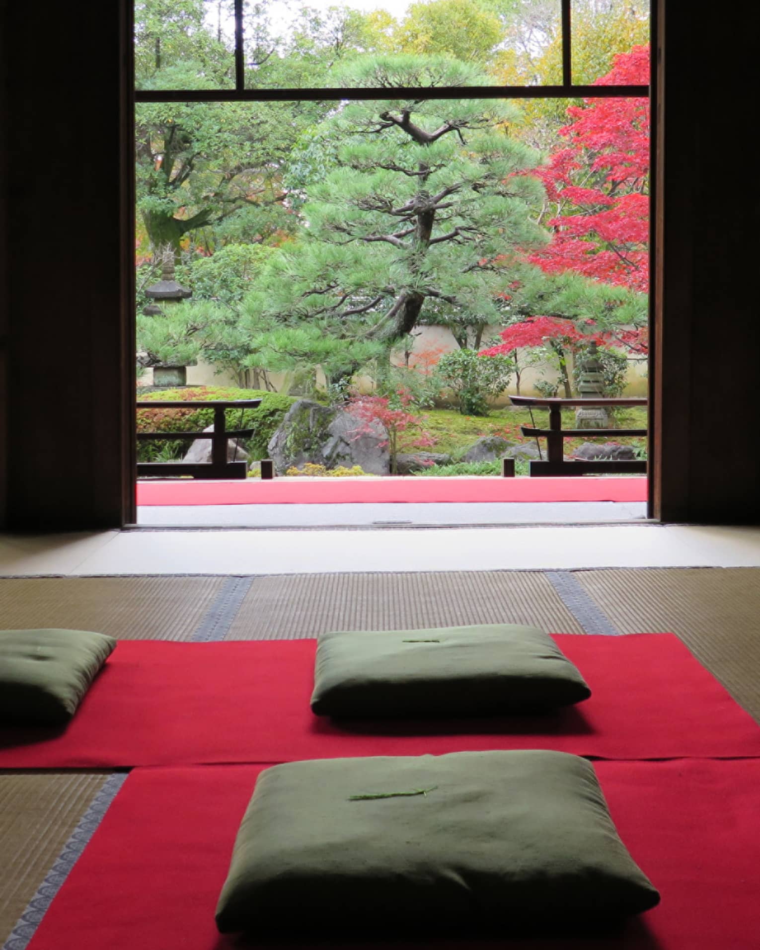 Mats and pillows on floor in Shodeneigenin Temple