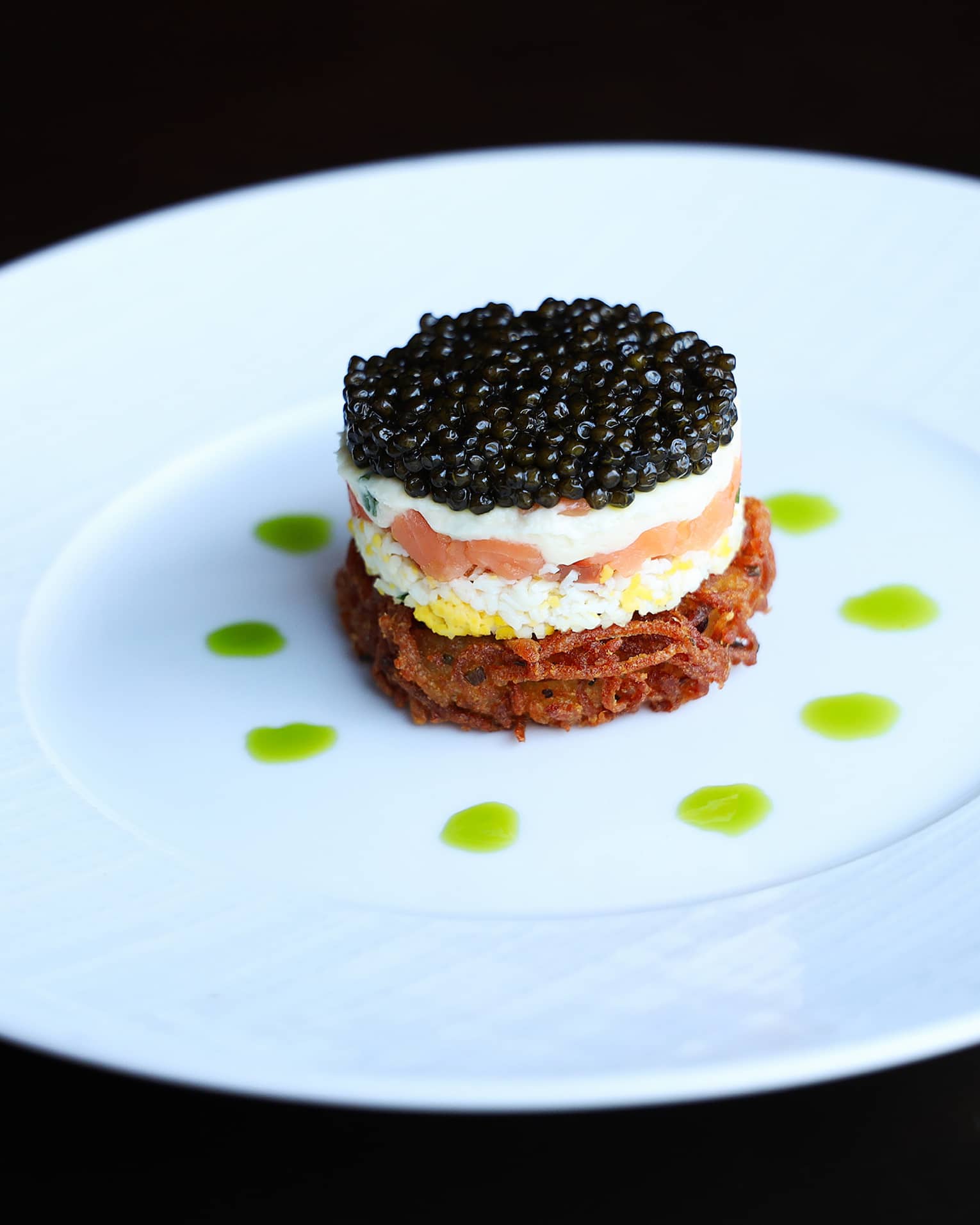 Beef tartar with caviar