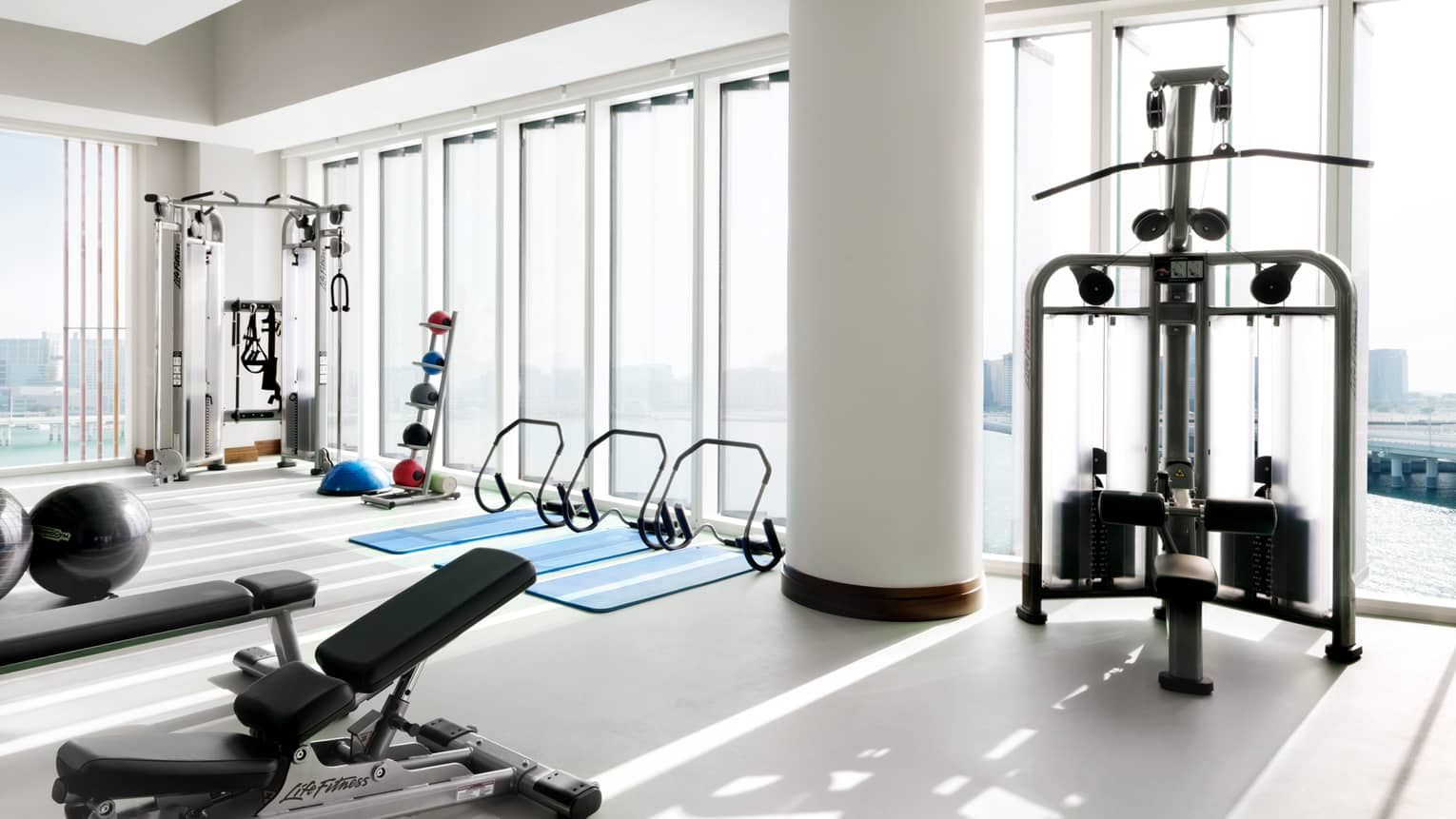 Luxury Hotel in Abu Dhabi FamilyFriendly Four Seasons Abu Dhabi