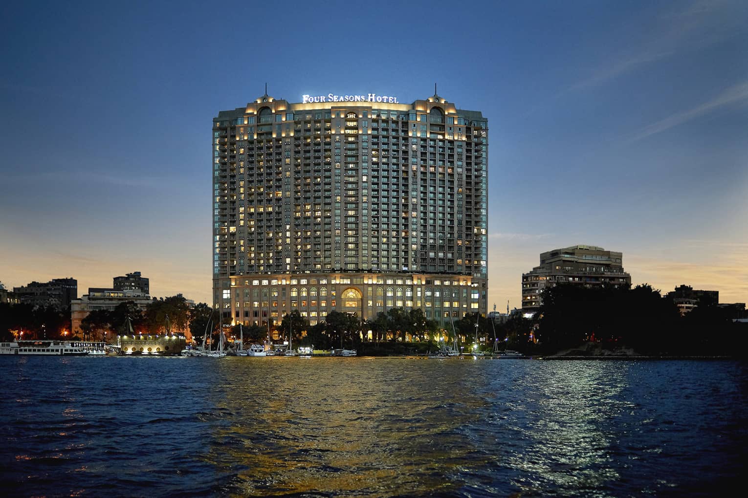 Hotel in Cairo  Nile River Luxury Hotel  Four Seasons Cairo Nile Plaza