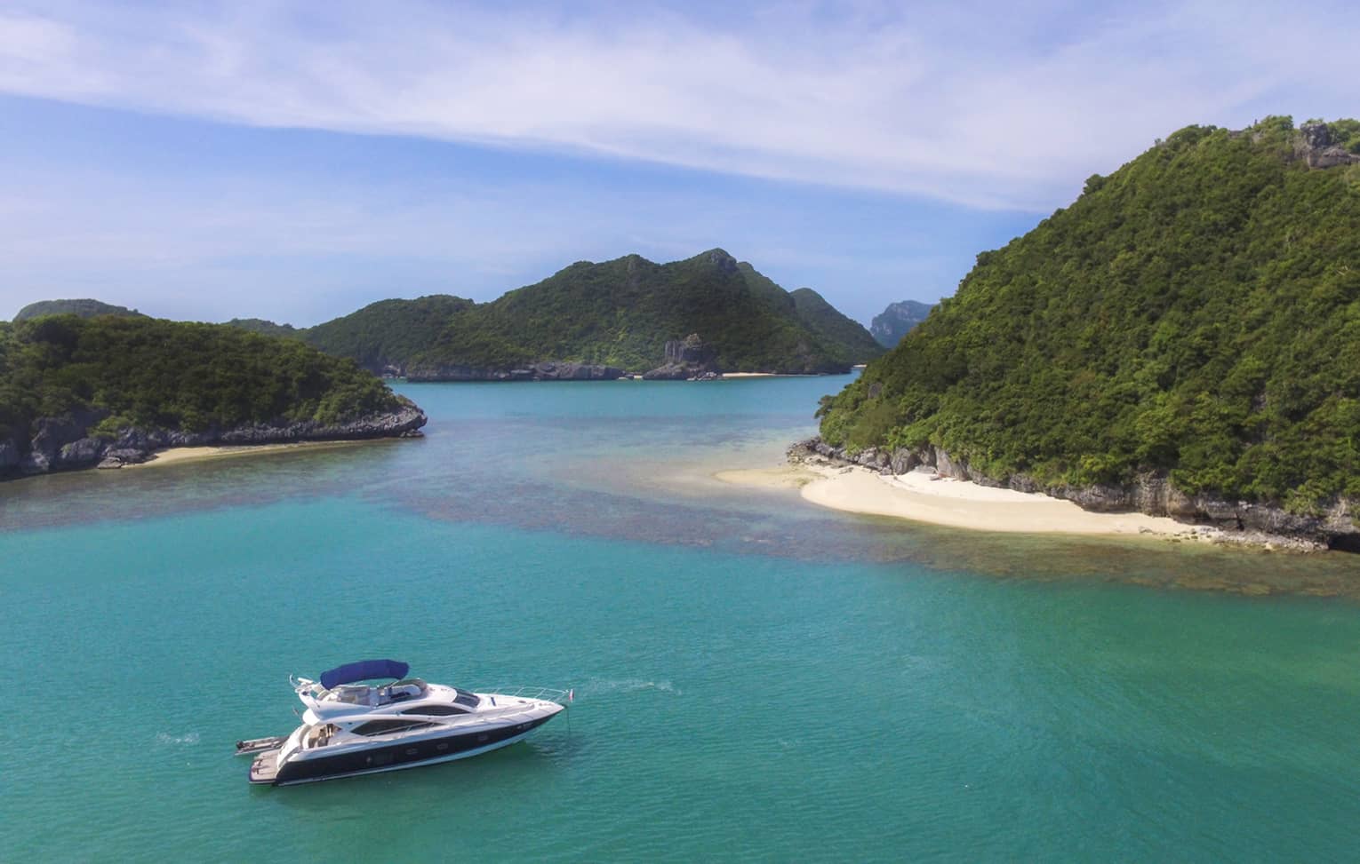 Explore the majestic Gulf of Siam on Minor's Affair, a brand new luxury boat