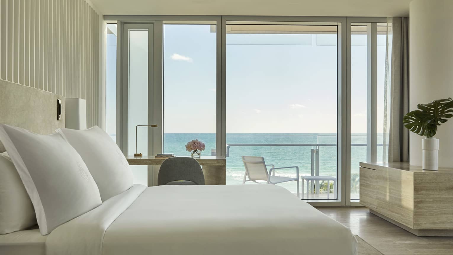 Oceanfront Hotel Room | Miami Beach Area | Four Seasons Surfside