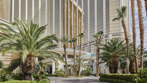 Palm trees along entrance of Four Seasons Hotel Las Vegas exterior