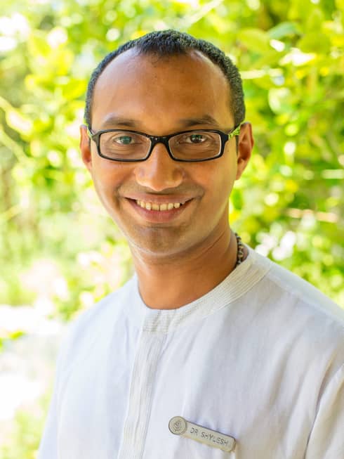 Portrait photo of Director of The Spa and Ayurvedic Retreat Dr. Shylesh Subramanya