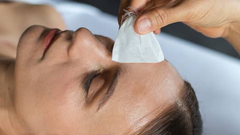 Woman receives Pearl Radiance facial