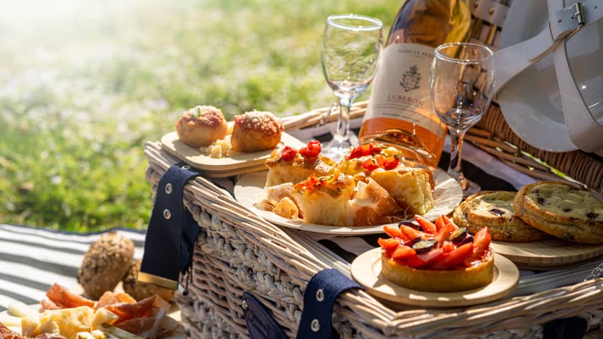 Picnic basket