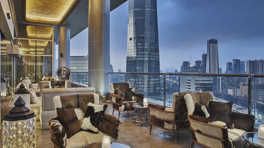 Alto restaurant terrace with view of the city