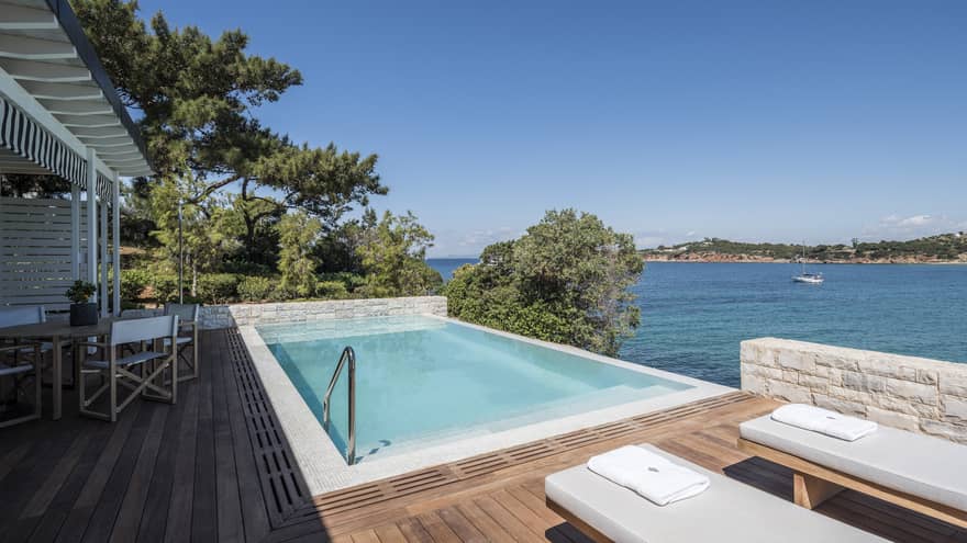 Plunge swimming pool on deck outside Bungalow Suite