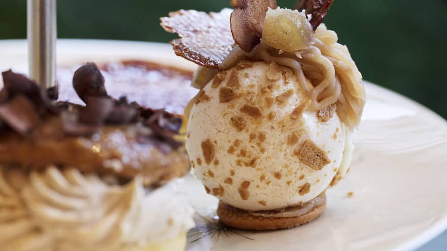 Artistically decorated and garnished small-bite food items