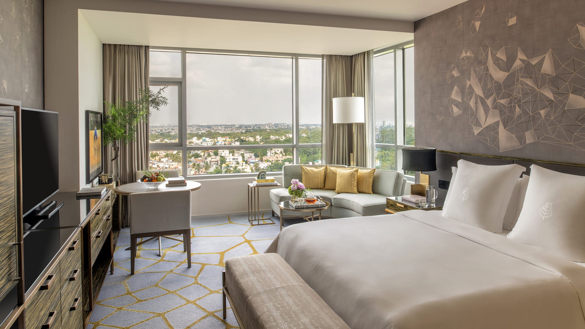 Four Seasons Hotel, photo 3