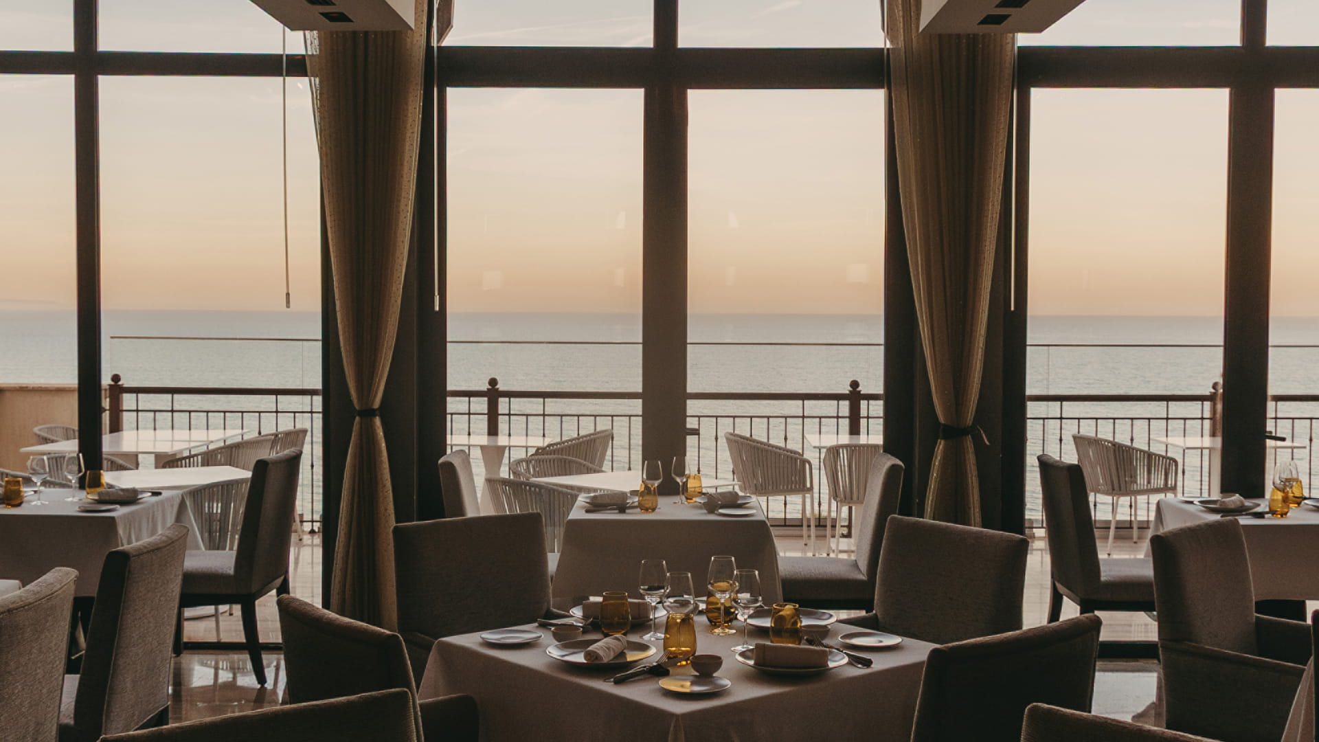Creek Lounge in Tunis