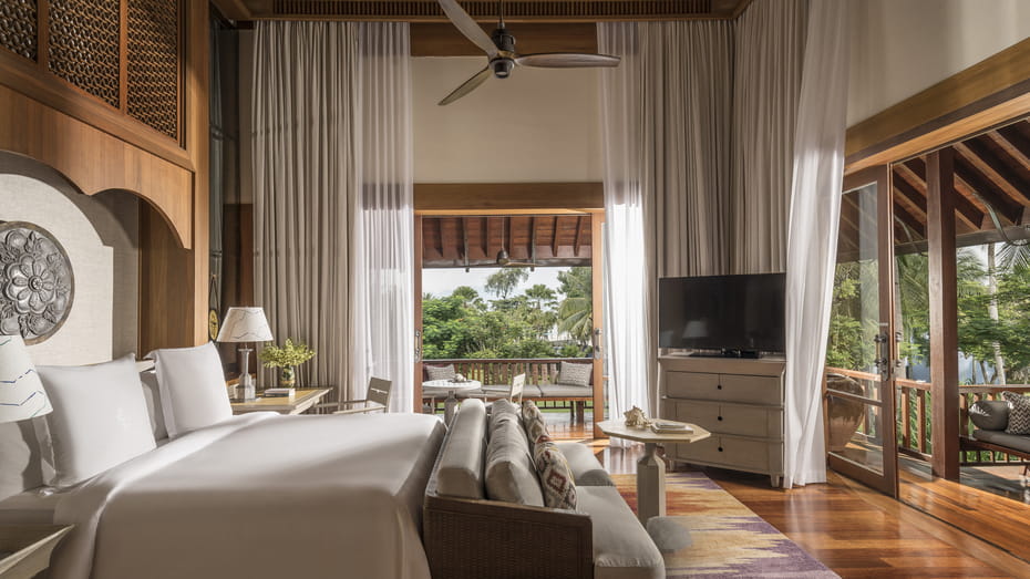 https://www.fourseasons.com/alt/img-opt/~80.930.0,0000-162,5658-3000,0000-1687,5000/publish/content/dam/fourseasons/images/web/LAN/LAN_835_original.jpg