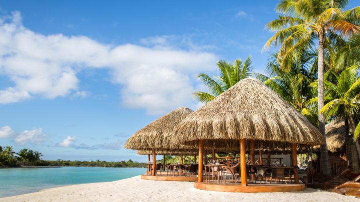 Bora Bar Faré Hoa Beach Grill Four Seasons Resort Next Prev