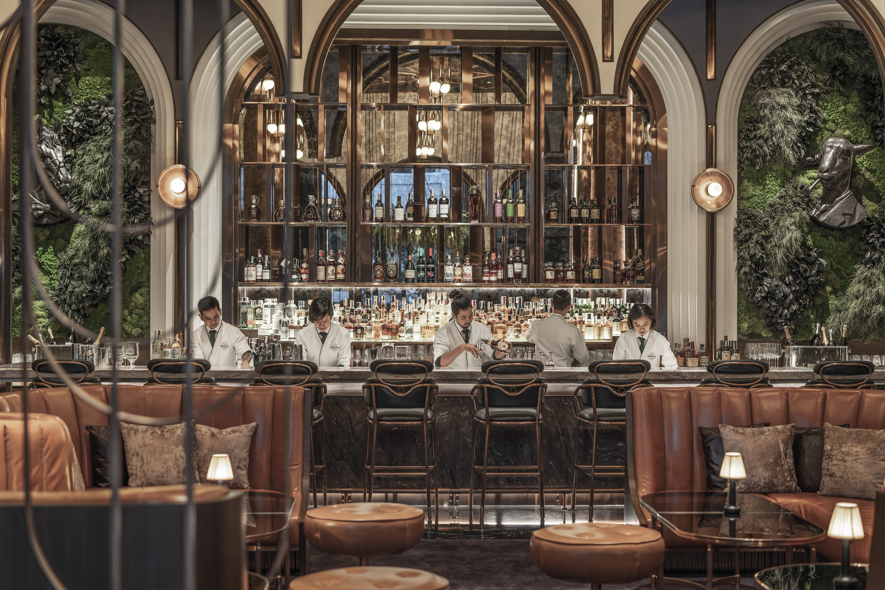 Four Seasons Hotel Bangkok at Chao Phraya Rivera — interior 1