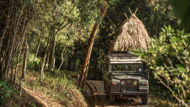 Paquete aventura de tres noches ofrecido en Four Seasons Tented Camp Golden Triangle, un campamento de tiendas de lujo en el Triángulo de Oro, Tailandia