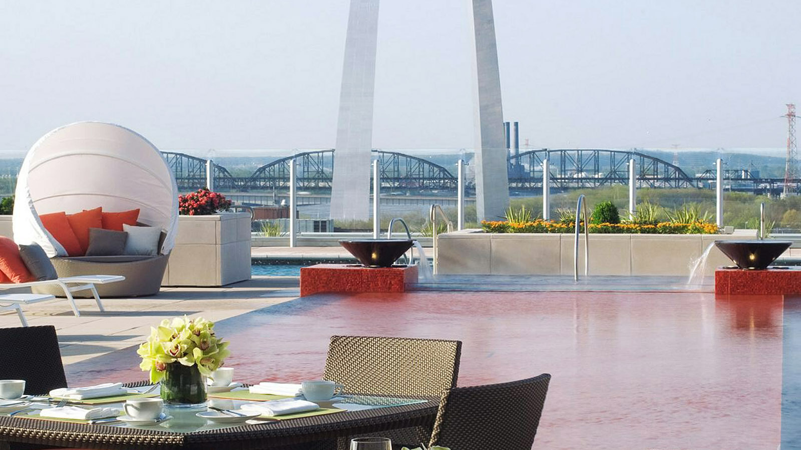 St. Louis Hotel Pool | Sky Terrace | Four Seasons St. Louis