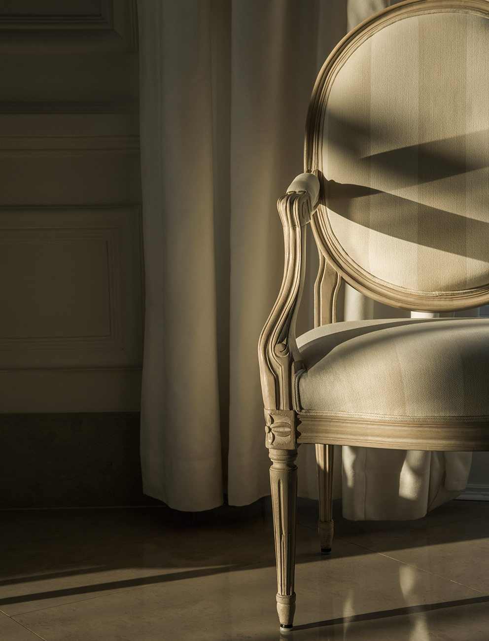 Photography tips and tricks: Shooting interiors at sunrise