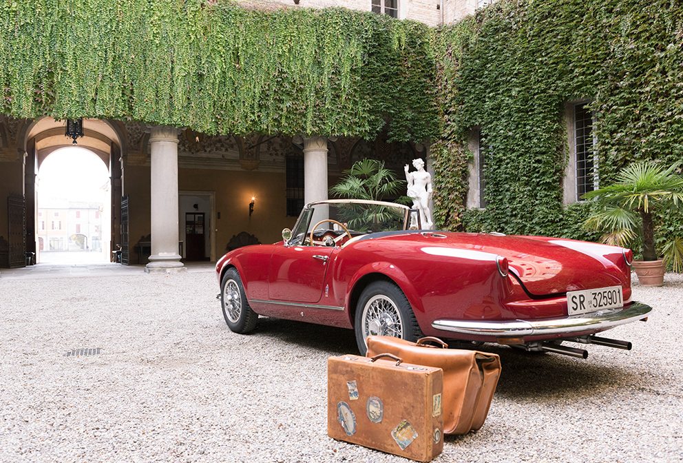 Cruise Lake Como on a Giulietta Spider