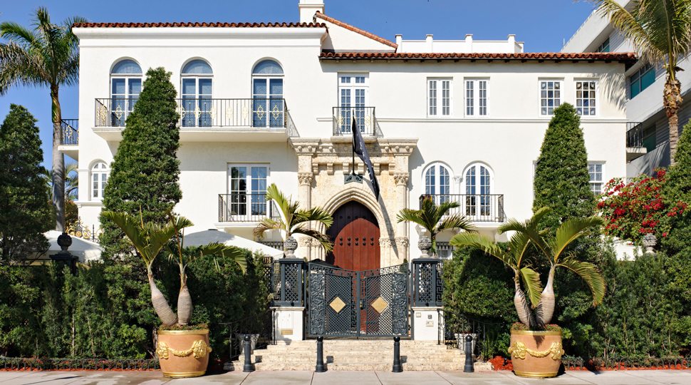 Villa Casa Casuarina in Miami