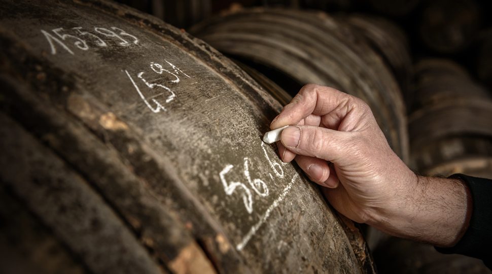 Eaux-de-vie aging