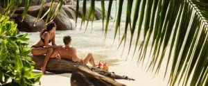 Couple Seychelles beach