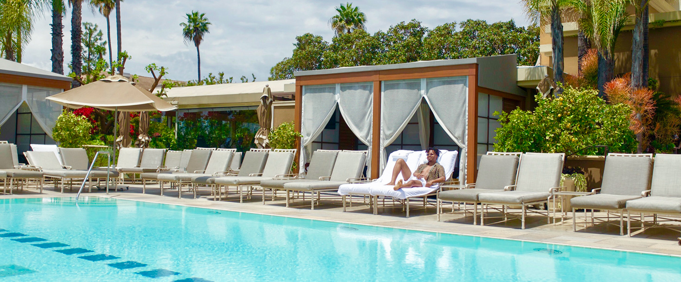 Hollywood Staycation Banner 3