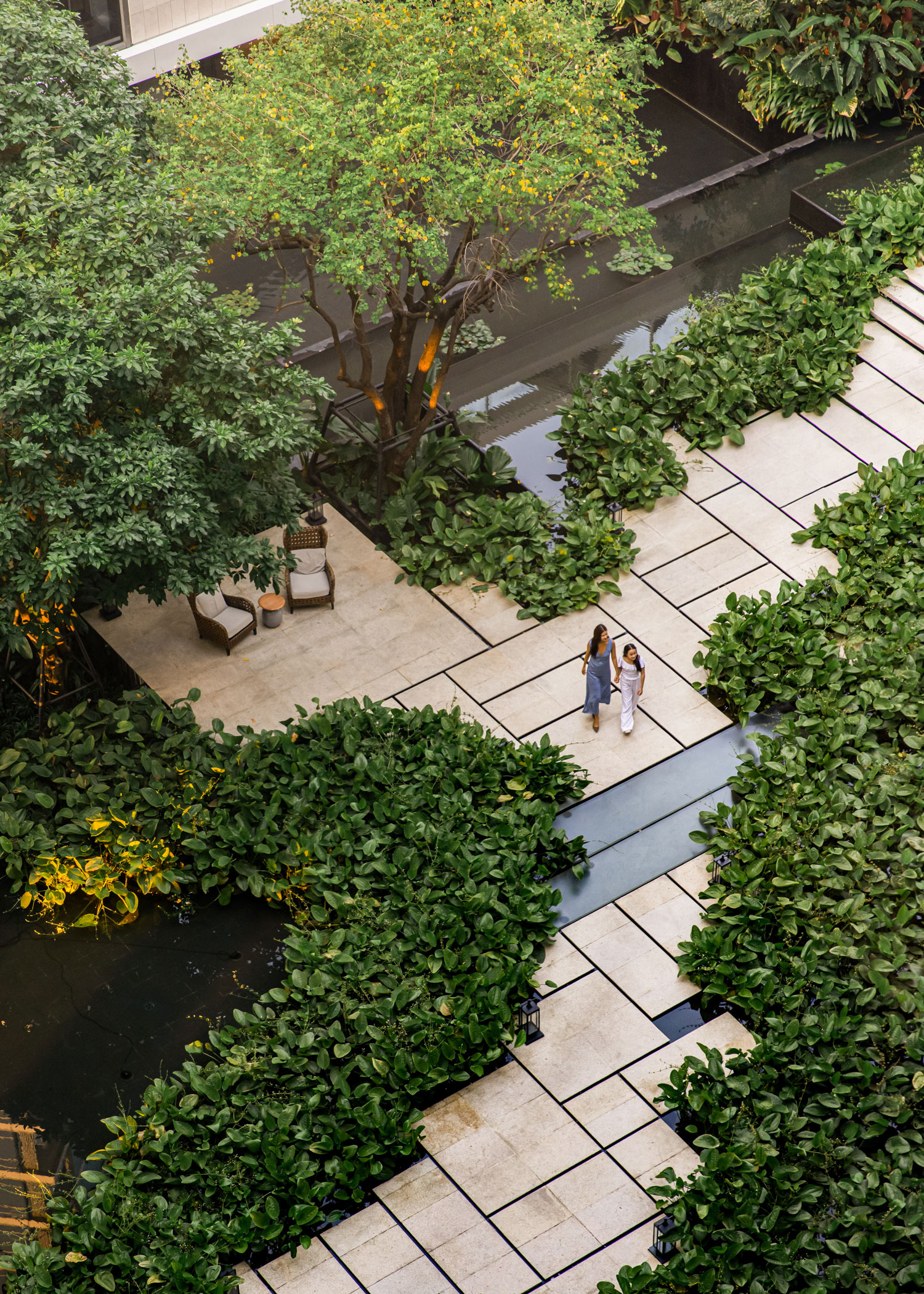 Four Seasons Hotel Tokyo at Otemachi courtyard