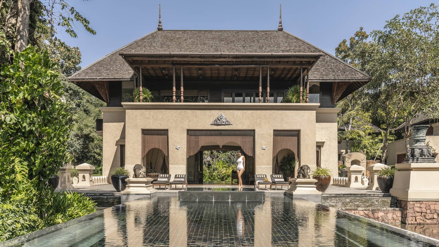 Pool Residence