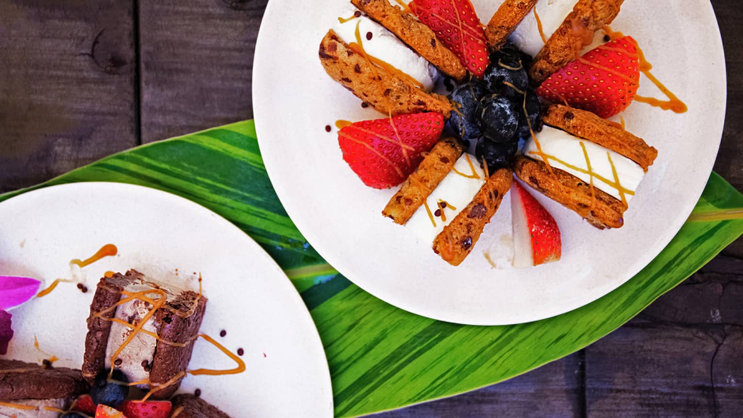 Gourmet ice cream sandwiches with fruit